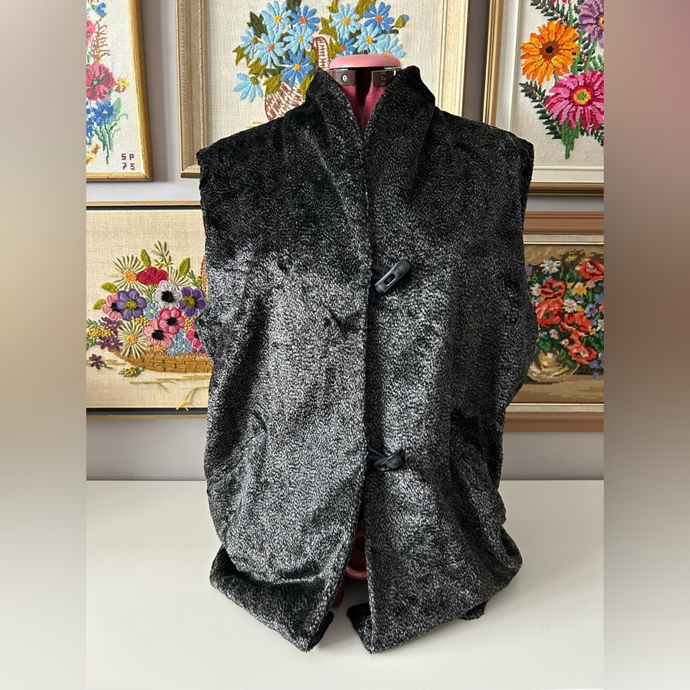 Women’s Olsen vest.